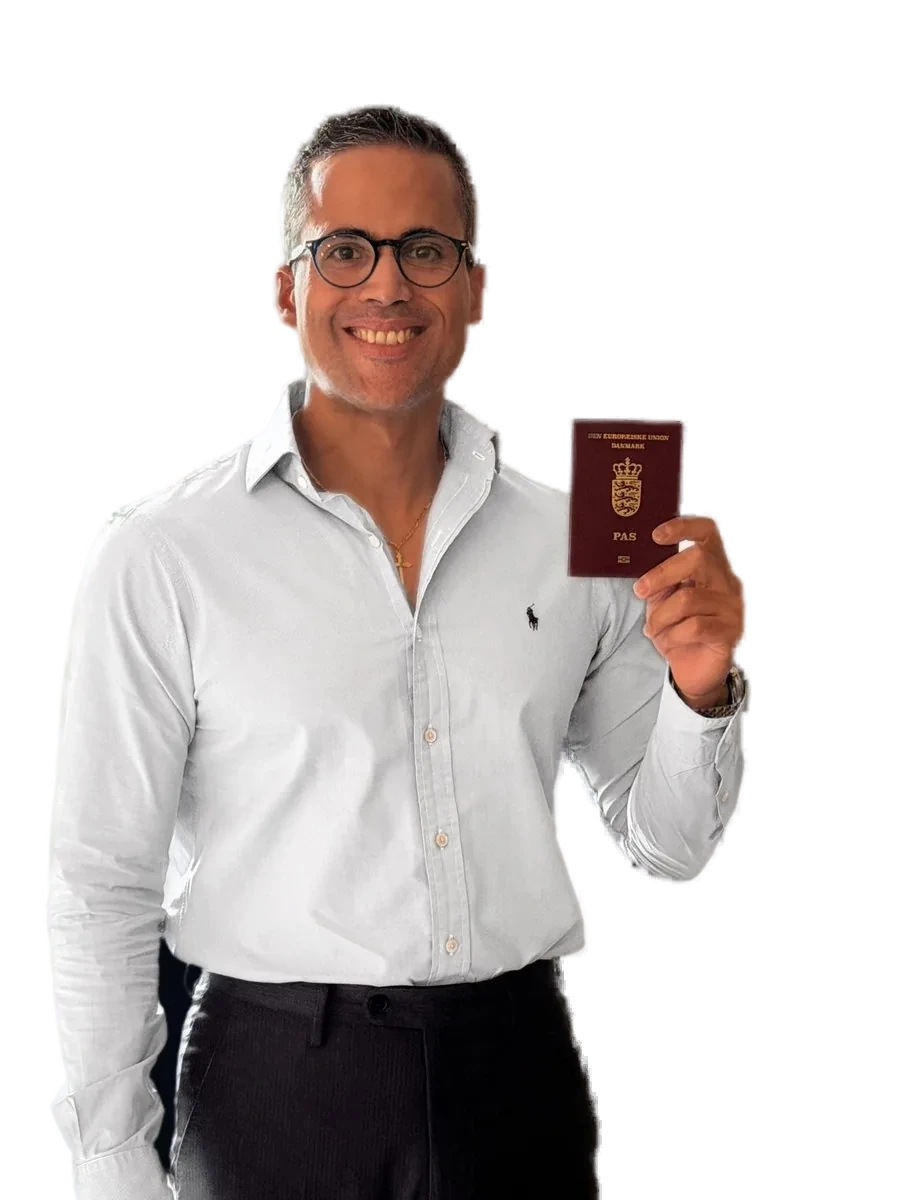 Jordi Fakiani López holding his Danish passport
